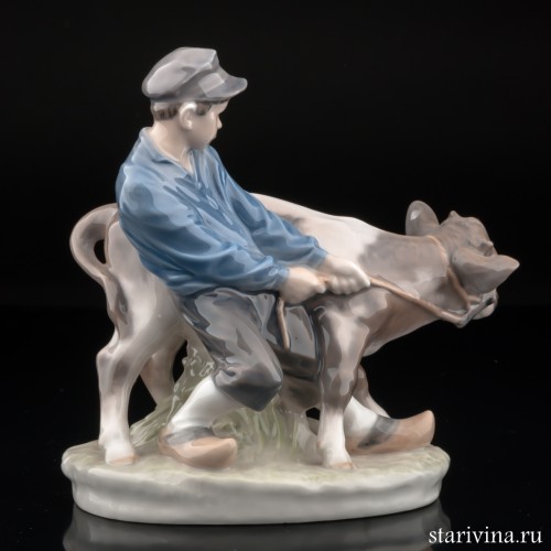 Мальчик с бычком, Royal Copenhagen, Дания, 1969-74 гг