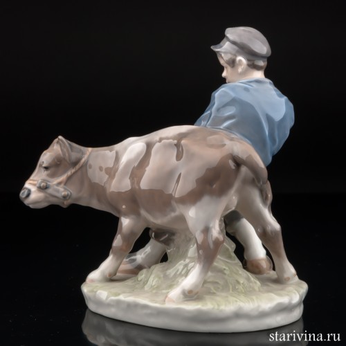Мальчик с бычком, Royal Copenhagen, Дания, 1969-74 гг