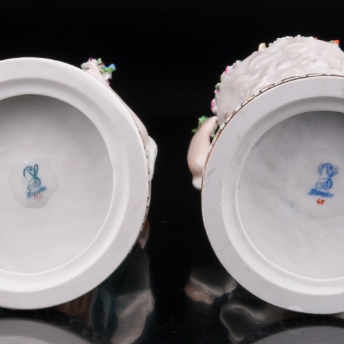 Пара с большой корзиной цветов, Carl Thieme, Германия