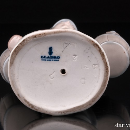 Мальчик с ведрами, Lladro, Испания