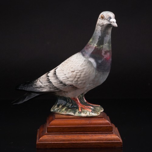 Голубь, Beswick, Великобритания