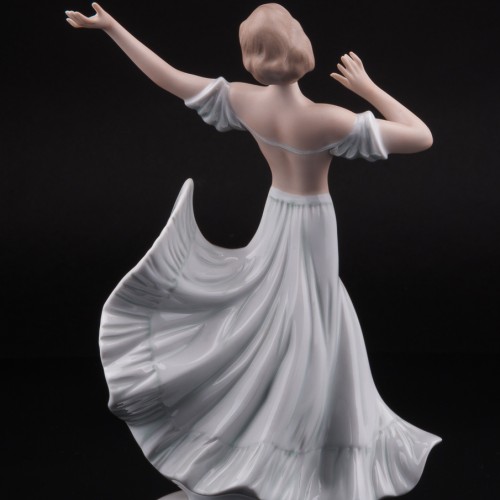 Танцующая девушка, Wallendorf, Германия