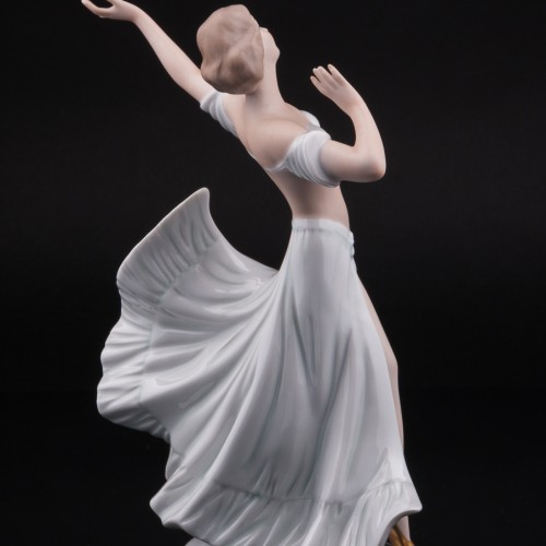 Танцующая девушка, Wallendorf, Германия