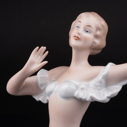 Танцующая девушка, Wallendorf, Германия