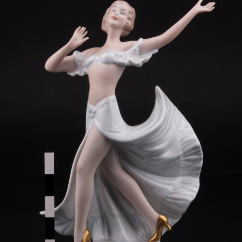 Танцующая девушка, Wallendorf, Германия