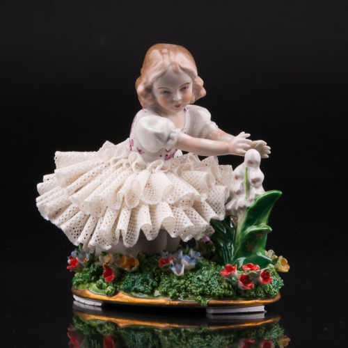Девочка с ландышем, кружевная, Sitzendorf, Германия