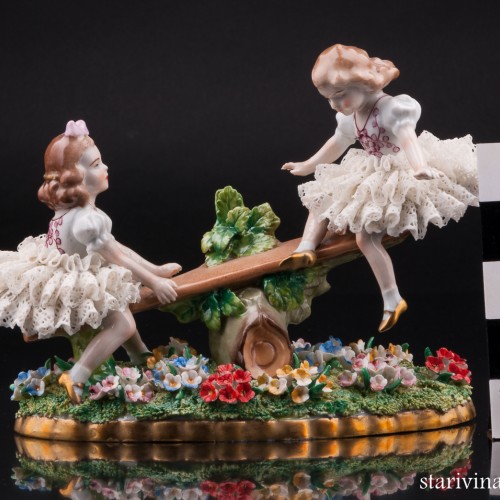 Девочки на качелях, кружевная, Sitzendorf, Германия, до 1990 г