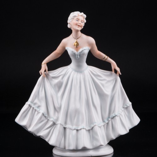 Девушка в длинном платье, Unterweissbach, Германия, пер. пол. 20 в