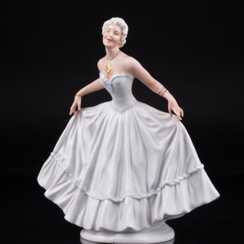 Девушка в длинном платье, Unterweissbach, Германия, пер. пол. 20 в