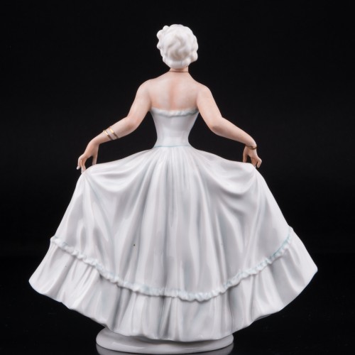 Девушка в длинном платье, Unterweissbach, Германия, пер. пол. 20 в