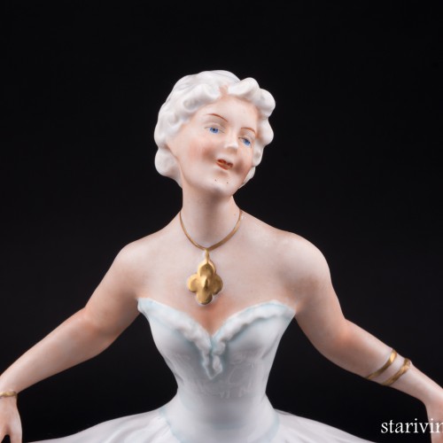 Девушка в длинном платье, Unterweissbach, Германия, пер. пол. 20 в