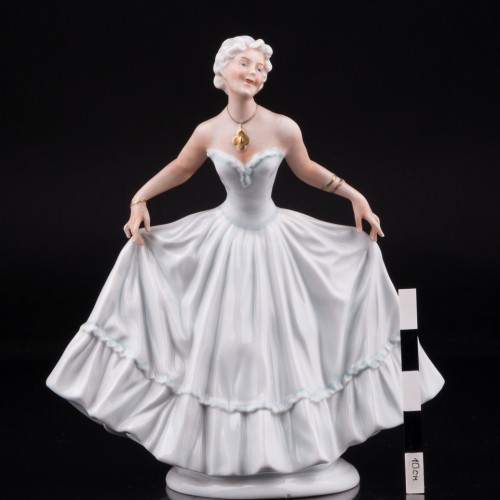 Девушка в длинном платье, Unterweissbach, Германия, пер. пол. 20 в