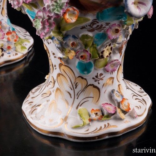 Две вазы с цветочным орнаментом и крышками, Coalport, Великобритания, нач. 20 в