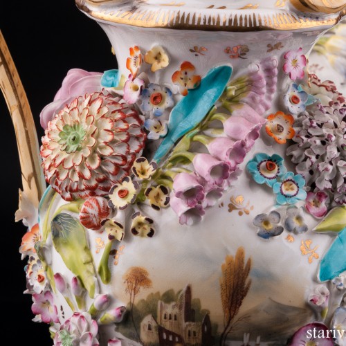 Две вазы с цветочным орнаментом и крышками, Coalport, Великобритания, нач. 20 в