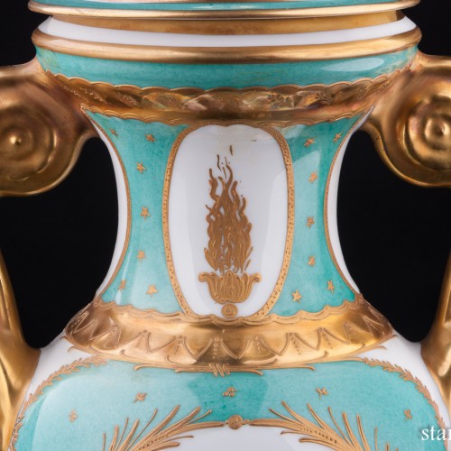 Высокая ваза с крышкой, Франция, пер. пол. 20 в