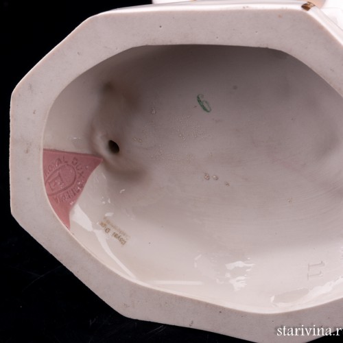 Девушка с утятами, Royal Dux, Чехия, нач. 20 в