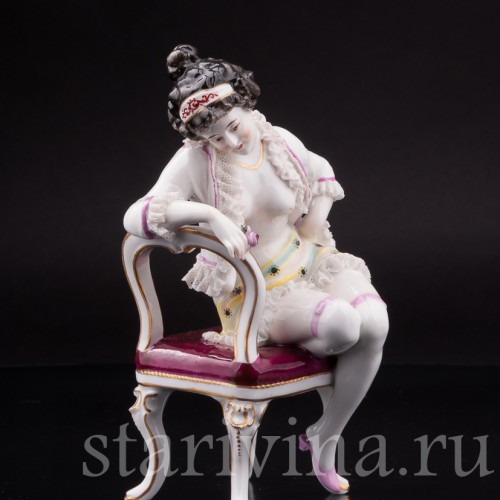 Анткварная статуэтка Обнаженная девушка на стуле, Volkstedt, Германия, до 1935 гг.