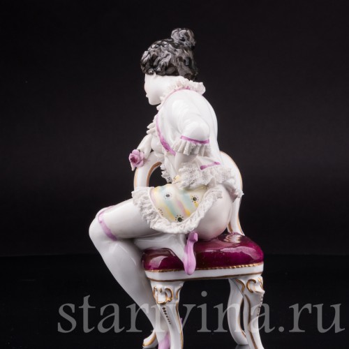 Анткварная статуэтка Обнаженная девушка на стуле, Volkstedt, Германия, до 1935 гг.