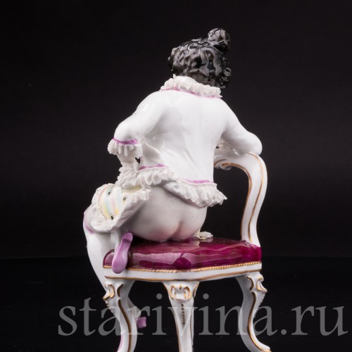 Анткварная статуэтка Обнаженная девушка на стуле, Volkstedt, Германия, до 1935 гг.