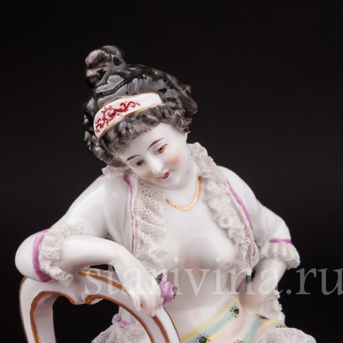 Анткварная статуэтка Обнаженная девушка на стуле, Volkstedt, Германия, до 1935 гг.