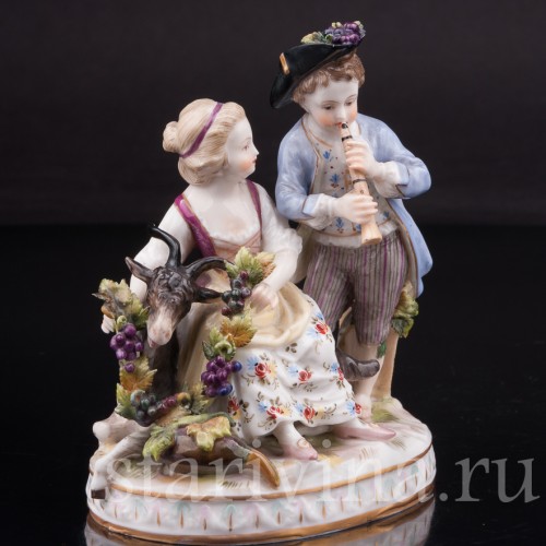 Фигурка из фарфора Аллегория осени, дети с козликом, Volkstedt, Германия, кон. 19 в.