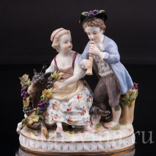 Фигурка из фарфора Аллегория осени, дети с козликом, Volkstedt, Германия, кон. 19 в.