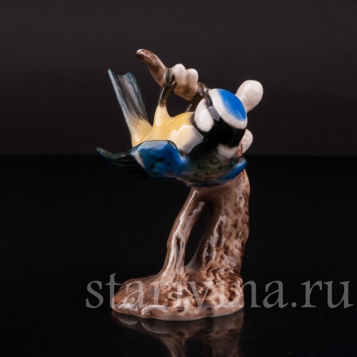 Фигурка птицы из фарфора Лазоревка на ветке, Goebel, Германия, 1962 г.
