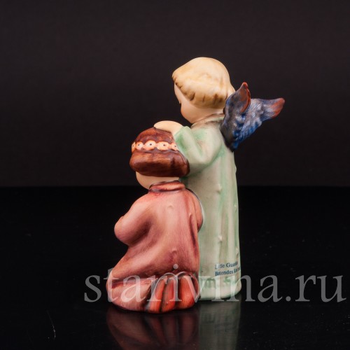 Фарфоровая фигурка Малыш с ангелочком, Goebel, Германия, 1979-90 гг.