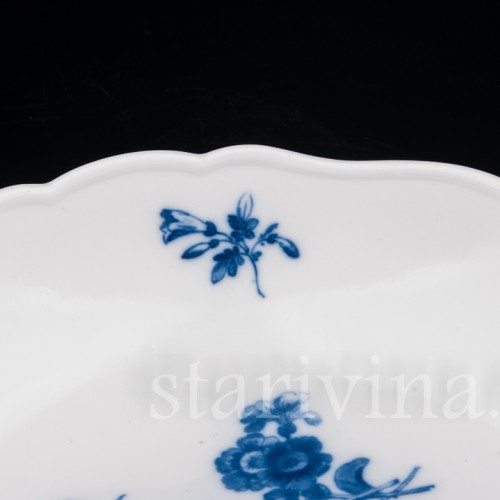 Уцененное антикварное блюдо Цветы и бабочка, 28 см, Meissen, Германия, сер. 19 - нач. 20 вв.