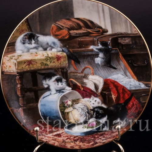 Декоративная фарфоровая тарелка Озорники и шляпная коробка, W. J. George, Великобритания, 1990 г.