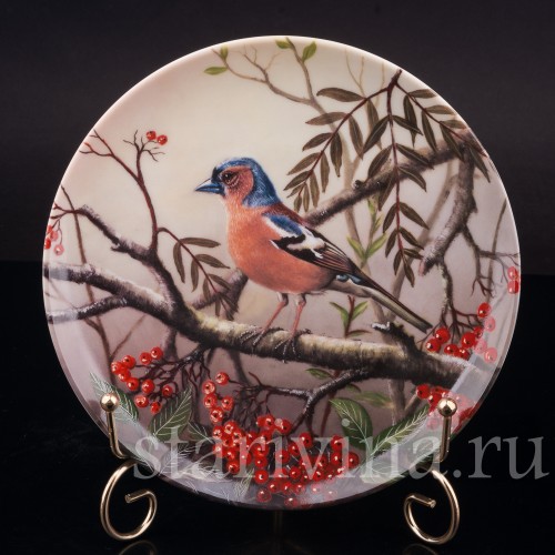 Декоративная фарфоровая тарелка Зяблик с ягодами рябины, Tirschenreuth, Германия, 1992 г.